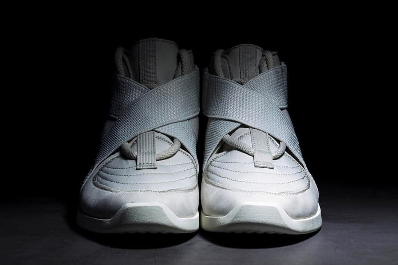 Photos De La Nike Air Fear of God 180 "Light Bone"