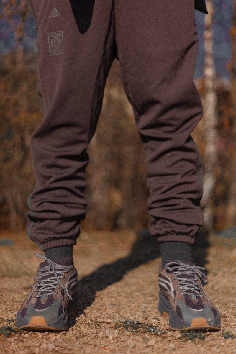 Photos De La YEEZY BOOST 700 V2 "Geode"
