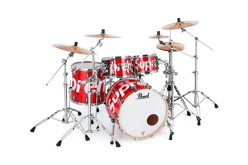 Pantoufles, Pistolet À Eau, Batterie... Voici Les Accessoires De La Collection Printemps/Été 2019 De Supreme