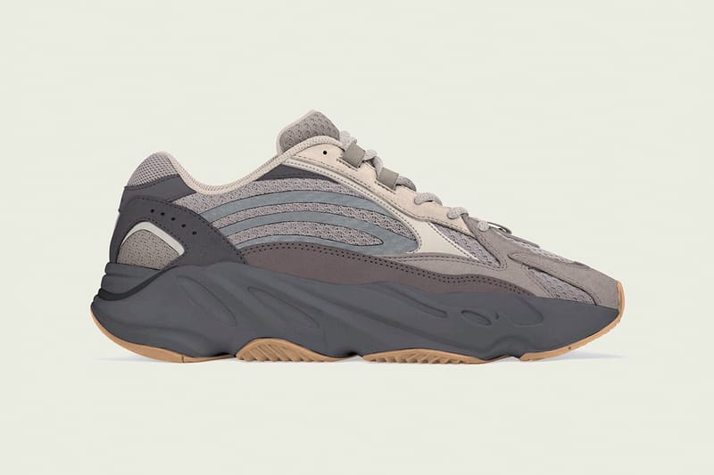 Un Nouveau Coloris "Cement" Pour La YEEZY BOOST 700