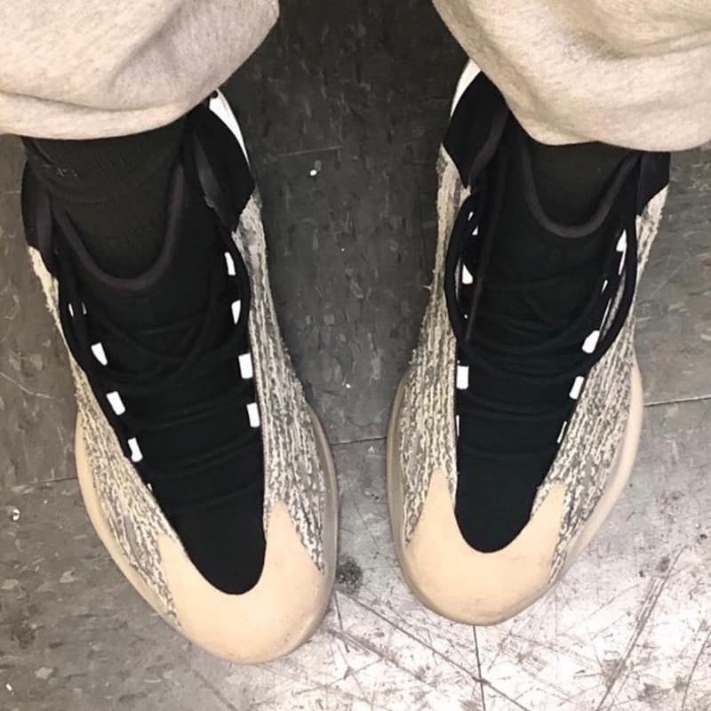 Photo YEEZY Basketball