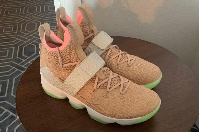 Photo de la LeBron 15 "Breezy"