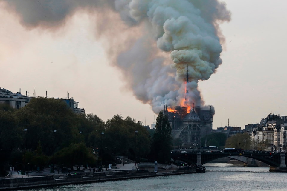 LVMH et Kering promettent 300 millions pour reconstruire Notre-Dame