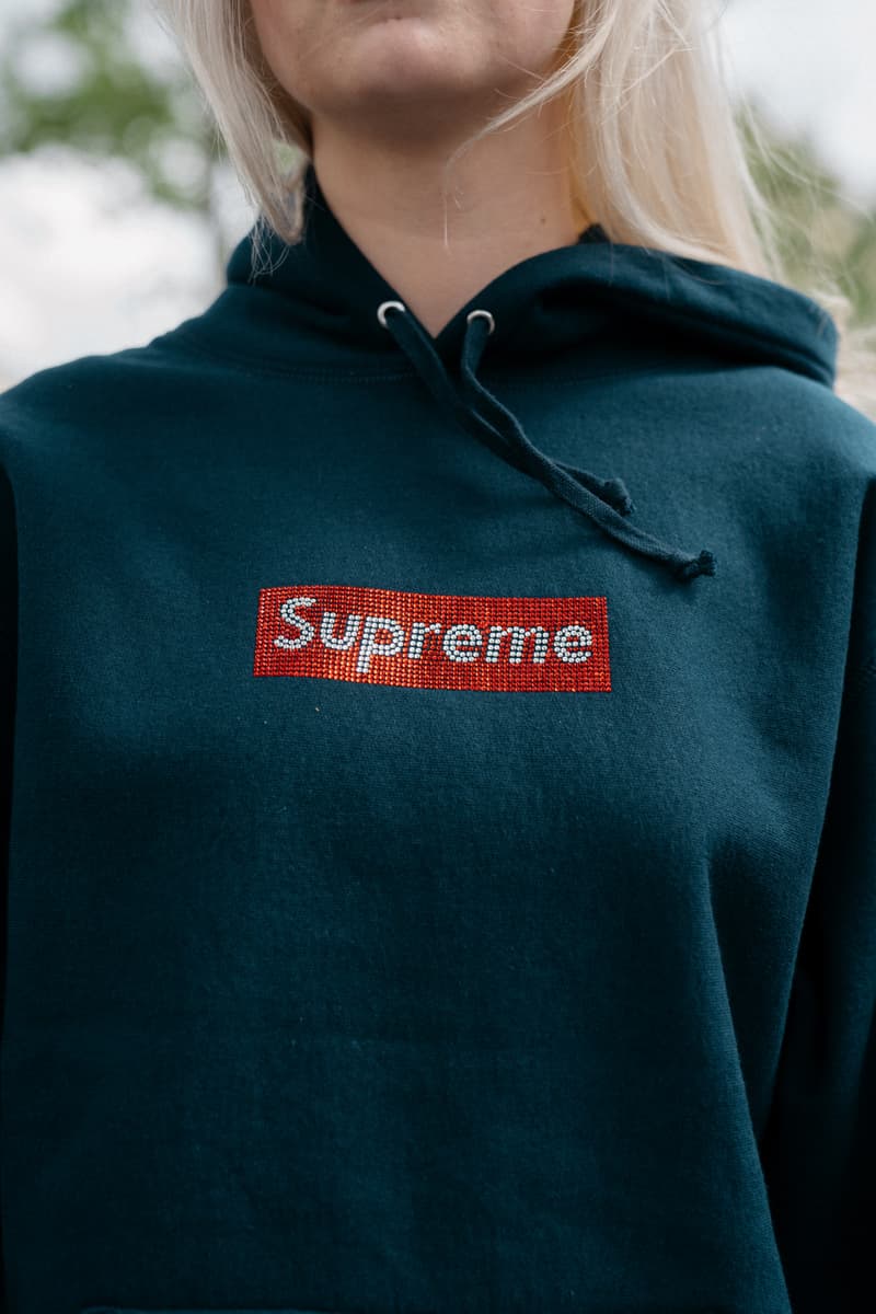 Photo des Box Logos Supreme x Swarovski