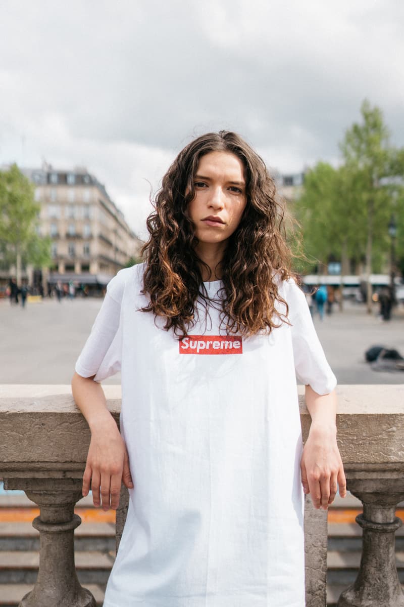 Photo des Box Logos Supreme x Swarovski