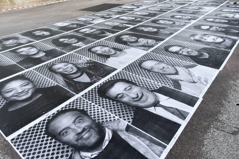 JR dévoile une nouvelle fresque à Nantes pour son projet "Inside Out"