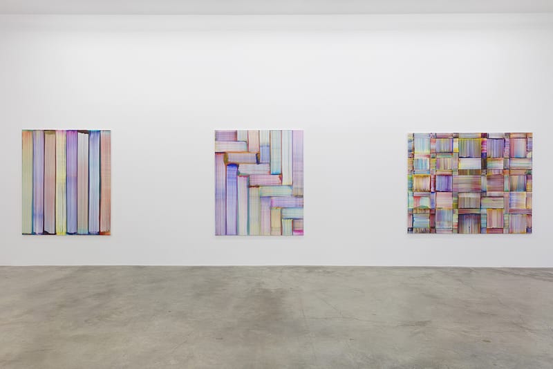 La Galerie Perrotin de Paris présente l'exposition "Now or Never" dédiée au peintre français Bernard Frize