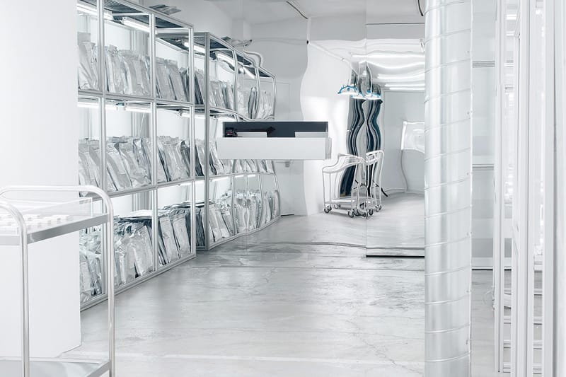 Rentrez dans le pop-up "Que la famille" de PNL avec ces images officielles