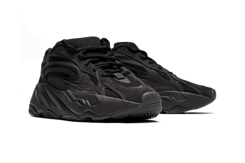 Photo YEEZY BOOST 700 V2 "Vanta"
