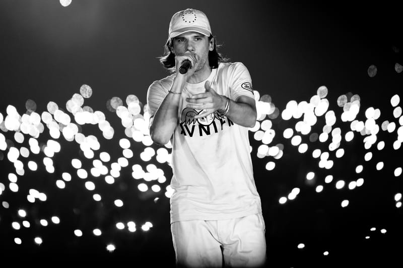 OrelSan annonce et tease la prochaine (surprenante) collab de son label AVNIER