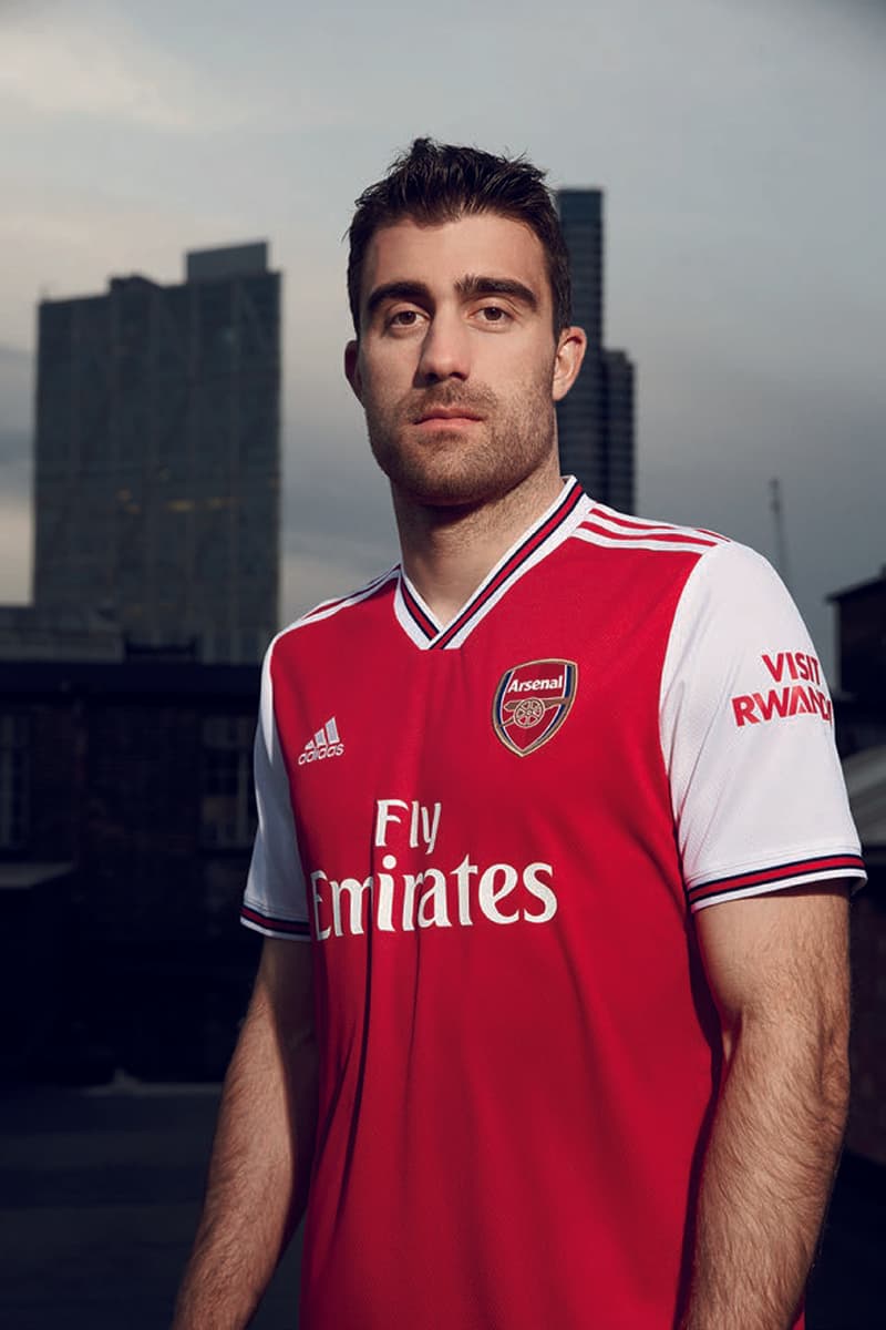 Photo du nouveau kit d'Arsenal