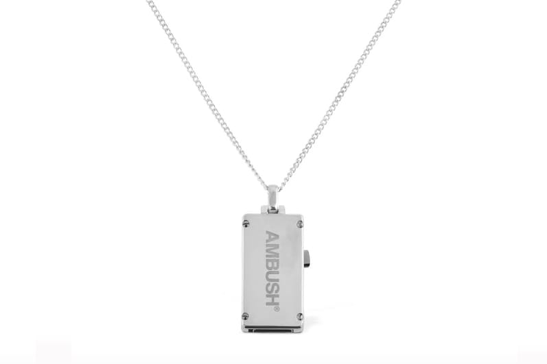 La dernière chaine AMBUSH pour Homme est une clé USB
