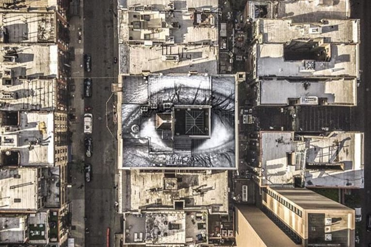 JR met en vente une lithographie en édition ultra limitée tirée de son exposition "Horizontal"