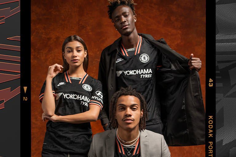 Phots Maillots Nike Chelsea Tottenham