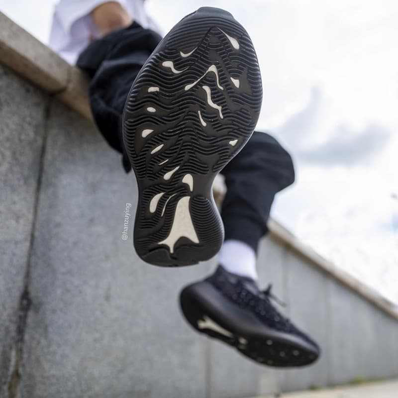 Photo YEEZY 350 V3
