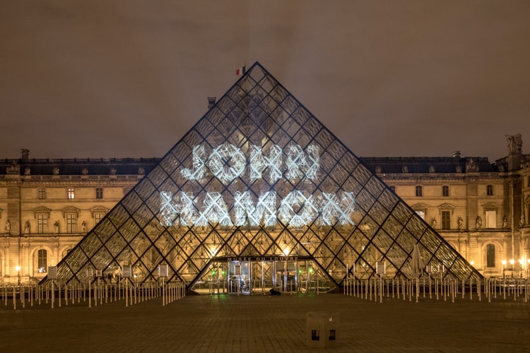 L'artiste français John Hamon pirate Le Louvre