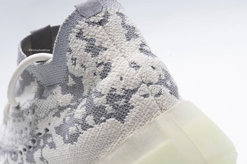 Photo YEEZY BOOST 380 "Alien"
