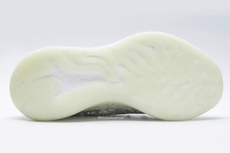Photo YEEZY BOOST 380 "Alien"