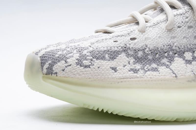Photo YEEZY BOOST 380 "Alien"