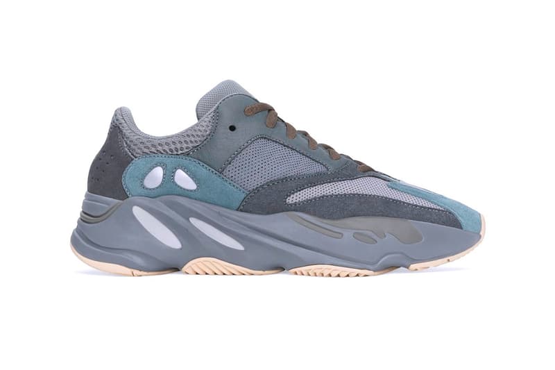 Photo YEEZY 700 "Teal Blue"