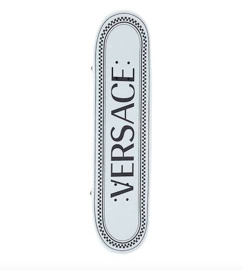 Versace dévoile une planche de skate à 550 euros