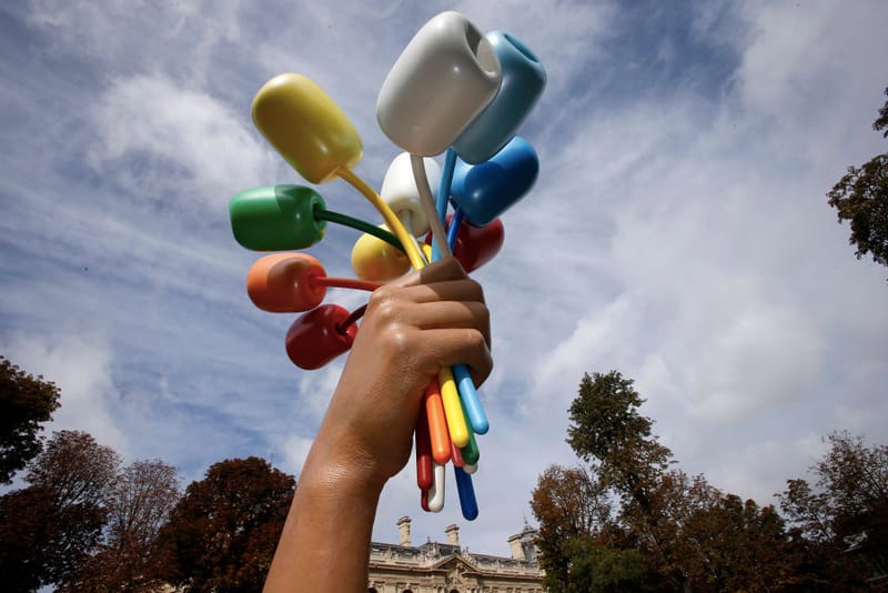 Le "Bouquet de Tulipes" de Jeff Koons récemment inauguré à Paris a été vandalisé