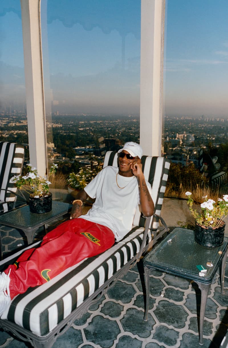 Photo Supreme x Nike