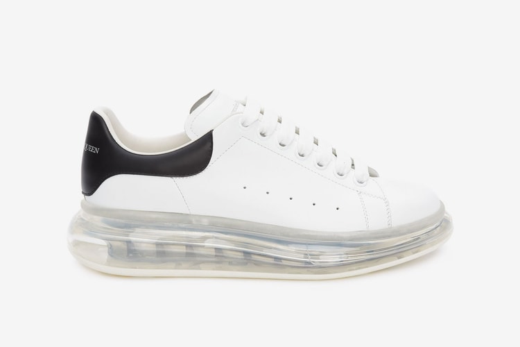 Alexander McQueen habille son emblématique sneaker d'une semelle en bulle d'air inspirée par Nike