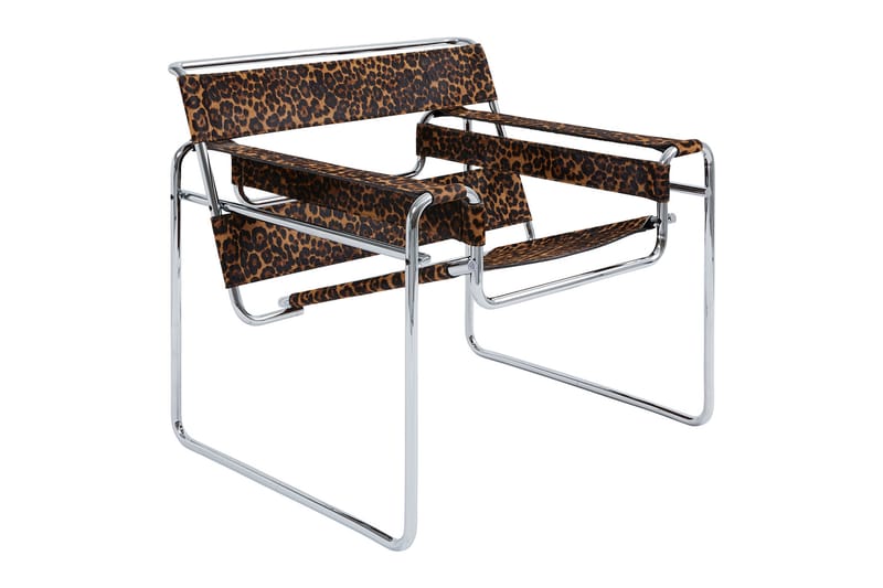 Fauteuil premium, collection Dead Prez, vestes polaires... Voici la liste et les prix du drop Supreme de la semaine