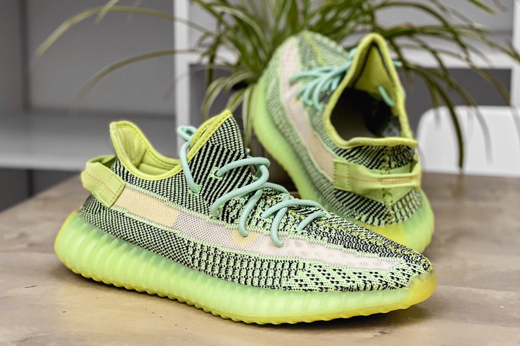 Gros plan sur la YEEZY BOOST 350 V2 "YEEZREEL"