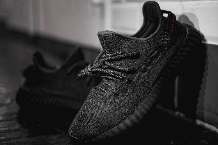Un premier aperçu de la toute nouvelle YEEZY BOOST 350 V2 noire