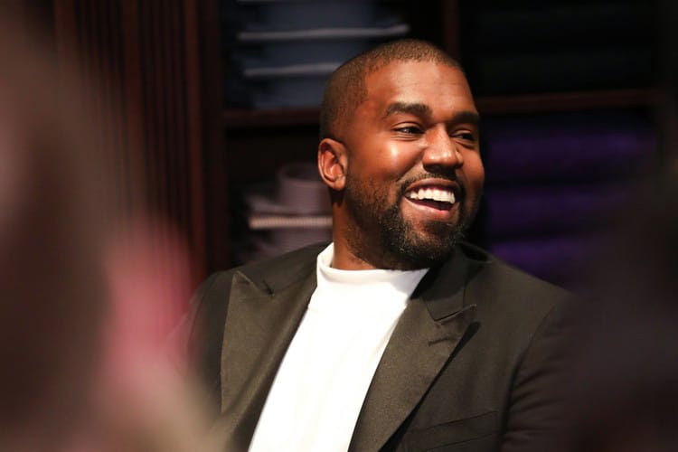 La YEEZY BOOST 350 V2 "YESHAYA" tient un premier aperçu, et s'avère bien différente de la version attendue