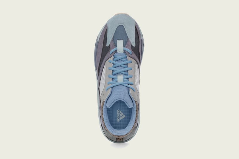 YEEZY BOOST 700 Carbon BLue