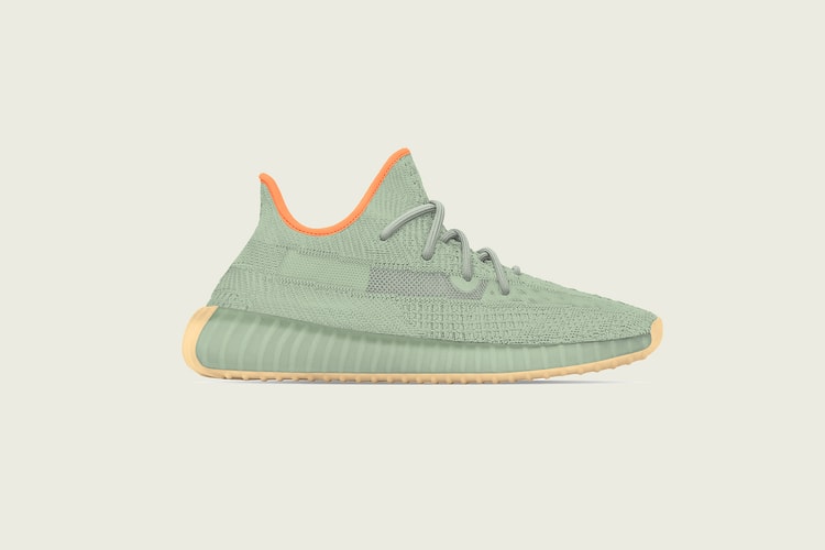 La YEEZY BOOST 350 V2 "Desert Sage" apparaît dans une version reflective