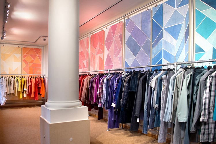 Plongez dans l'exposition parisienne de A.P.C. qui met en lumière 30 ans d'archives