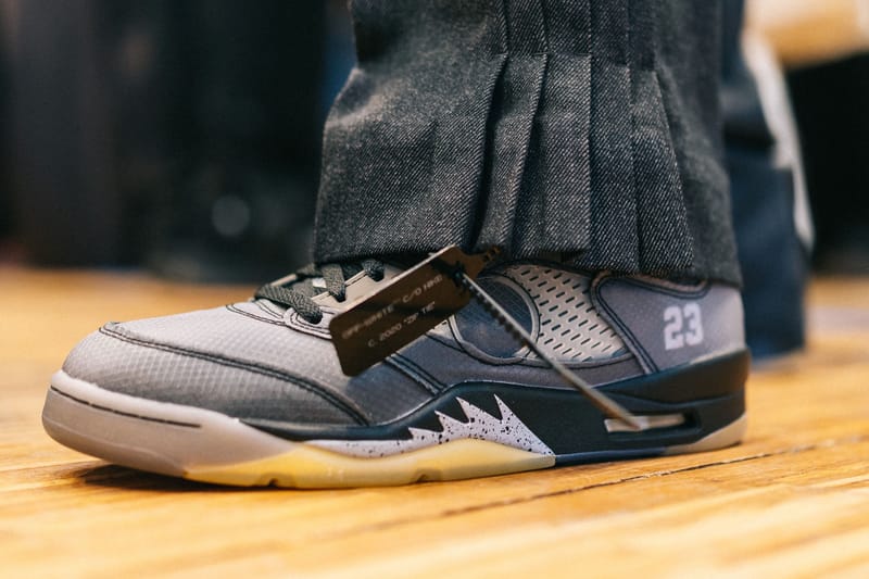 Virgil Abloh présente sa nouvelle sneaker avec Jordan lors de son défilé parisien