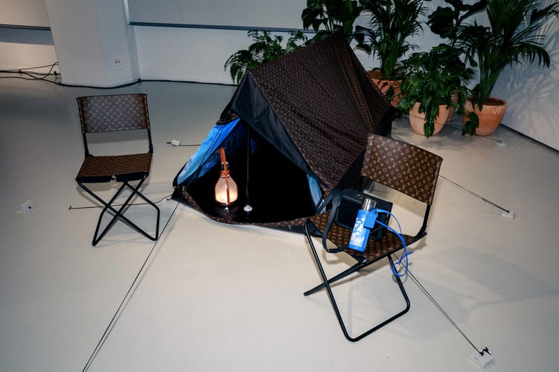 Costumes, footwear ou set de camping... Gros plan sur les pièces du défilé Louis Vuitton Automne/Hiver 2020