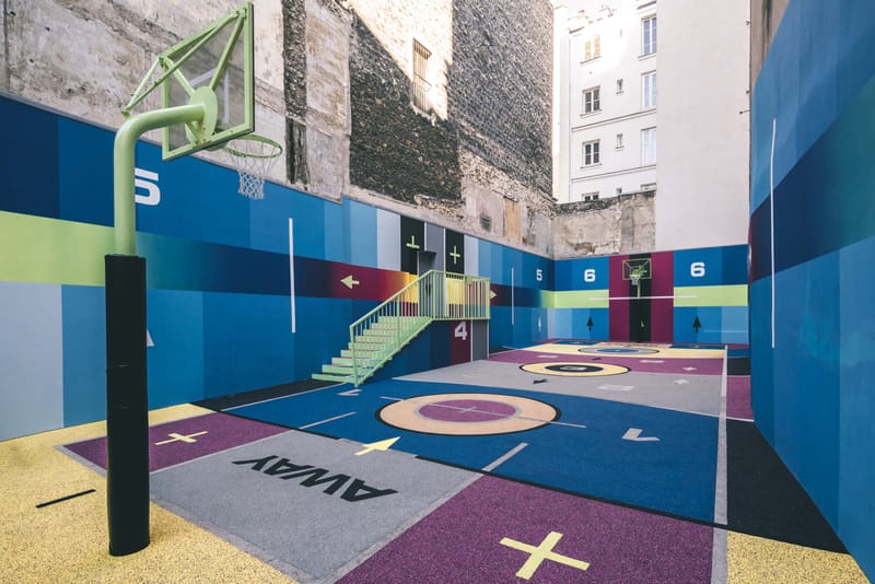 Zoom en images sur le nouveau terrain de basket de Pigalle