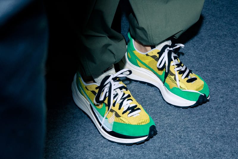 sacai dévoile ses nouvelles sneakers en collaboration avec Nike pendant son défilé à la Fashion Week de Paris