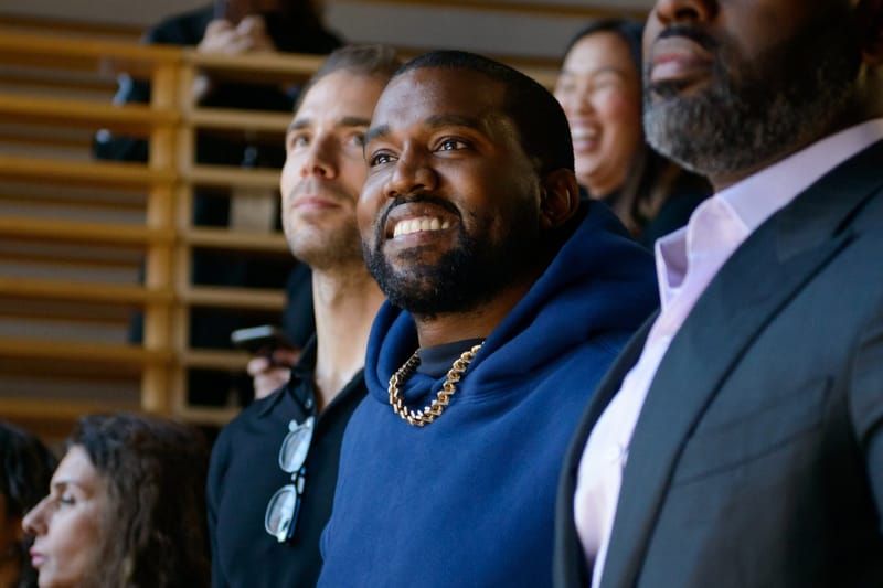 Un nouvel aperçu et une date de sortie pour la YEEZY BOOST 350 V2 "Taillight"