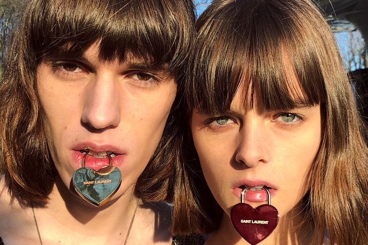 Cadenas, bouquets de fleurs... Saint Laurent Rive Droite dévoile une série d'accessoires pour la Saint-Valentin