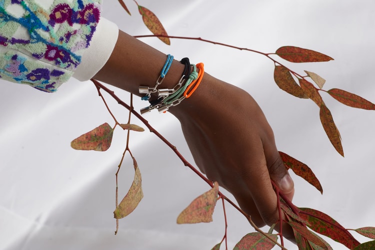 Louis Vuitton et UNICEF dévoilent un bracelet "Silver Lockit" imaginé par Virgil Abloh pour la bonne cause