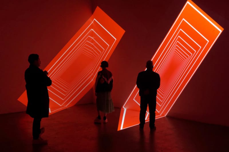 Olivier Ratsi transforme une ancienne boutique H&M à Marseille en labyrinthe numérique