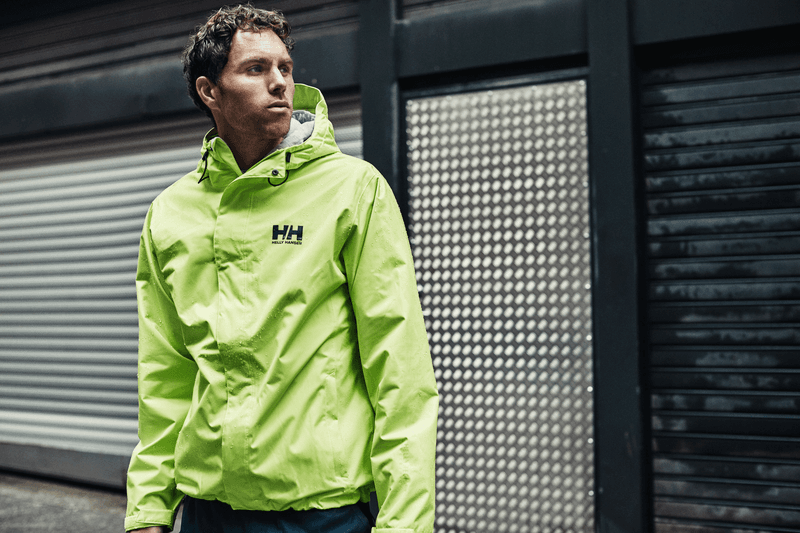 Helly Hansen dévoile sa nouvelle collection aux accents nineties