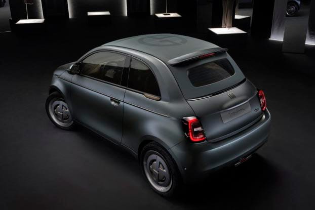 La Fiat 500 s'offre un modèle électrique décapotable et signe un partenariat avec Giorgio Armani