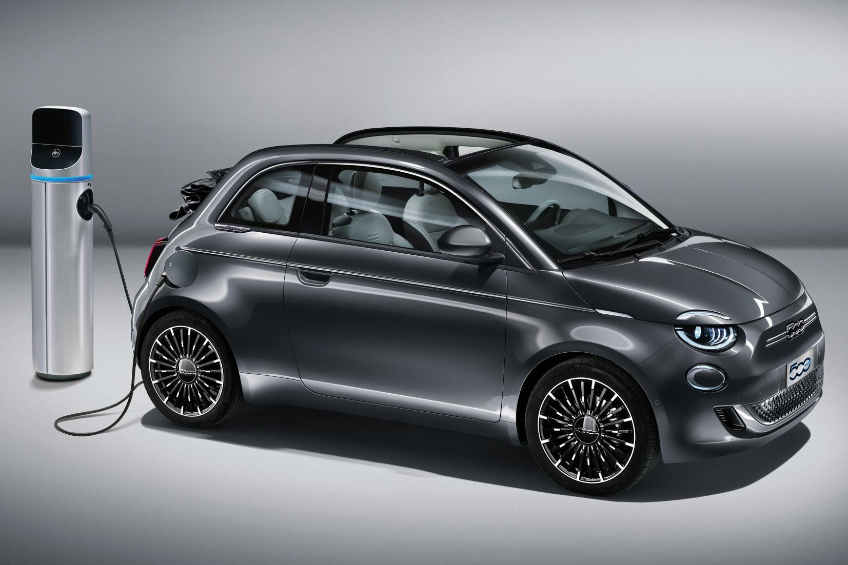 Fiat 500 : Voici la toute nouvelle version électrique et cabriolet