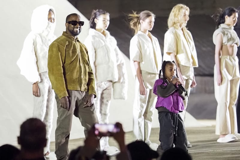 Prestation scénique de North West, footwear futuriste... Revivez en images et en vidéos le show YEEZY SEASON 8 à Paris