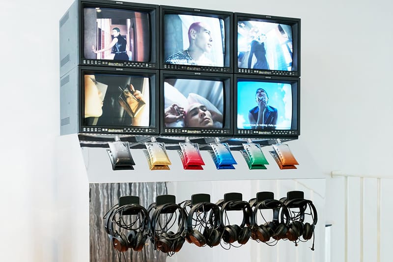 Rentrez dans la nouvelle boutique Paco Rabanne à Paris, petit bijou de luxe et de technologie