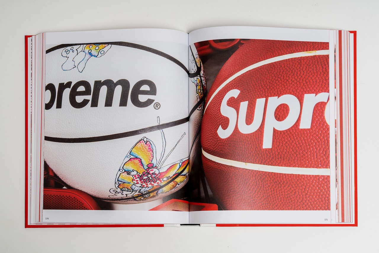 Supreme : Les accessoires mis en lumière dans le livre Objects Oriented