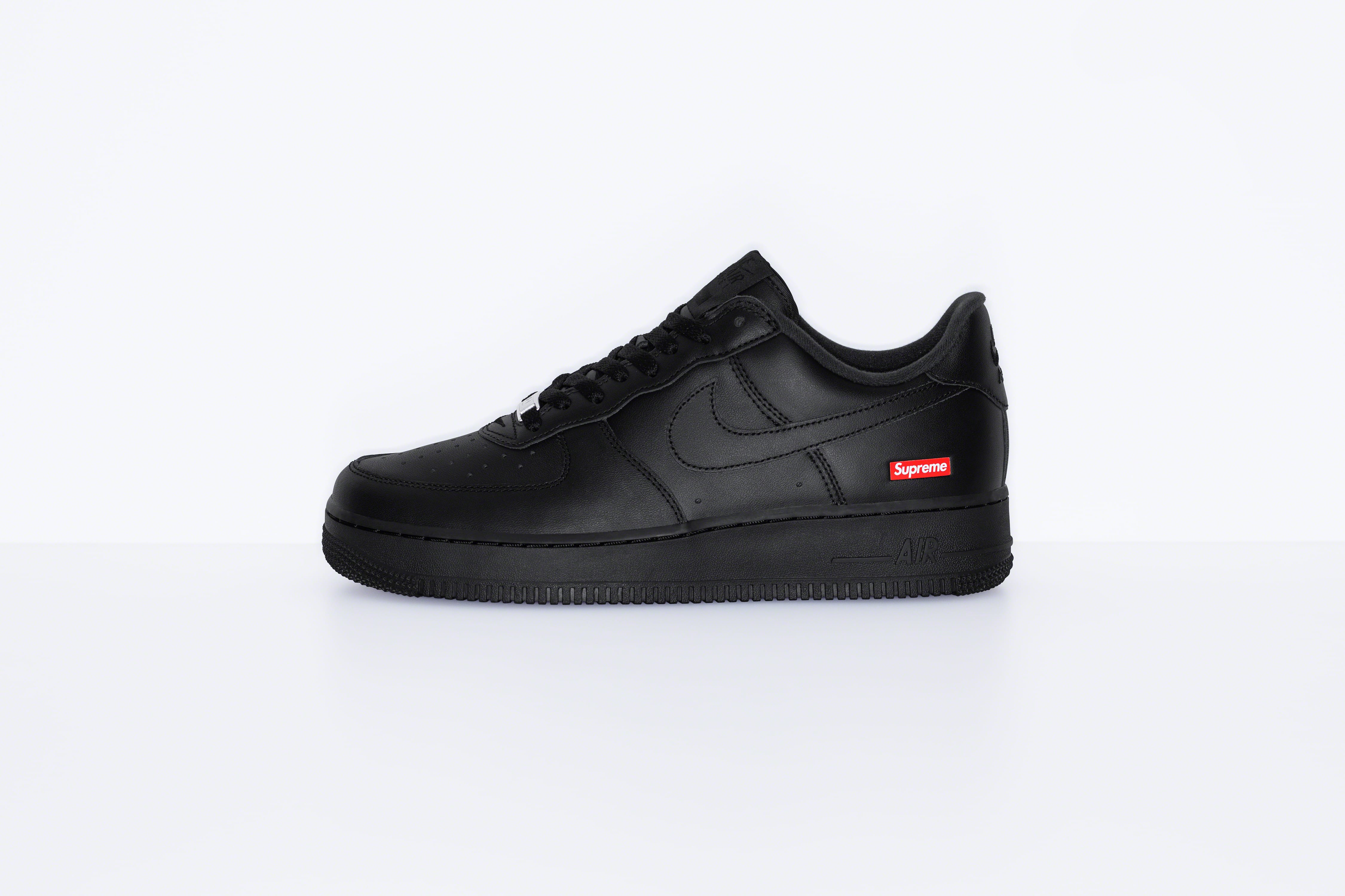 x supreme air force 1 sneakers